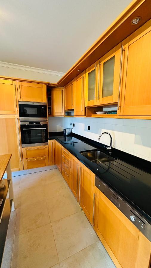 Amazing 2 Bedroom Apartment Near Beach With Pool Lagos Bagian luar foto
