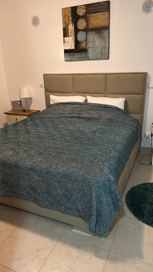 Amazing 2 Bedroom Apartment Near Beach With Pool Lagos Bagian luar foto