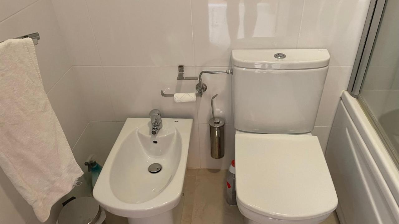 Amazing 2 Bedroom Apartment Near Beach With Pool Lagos Bagian luar foto