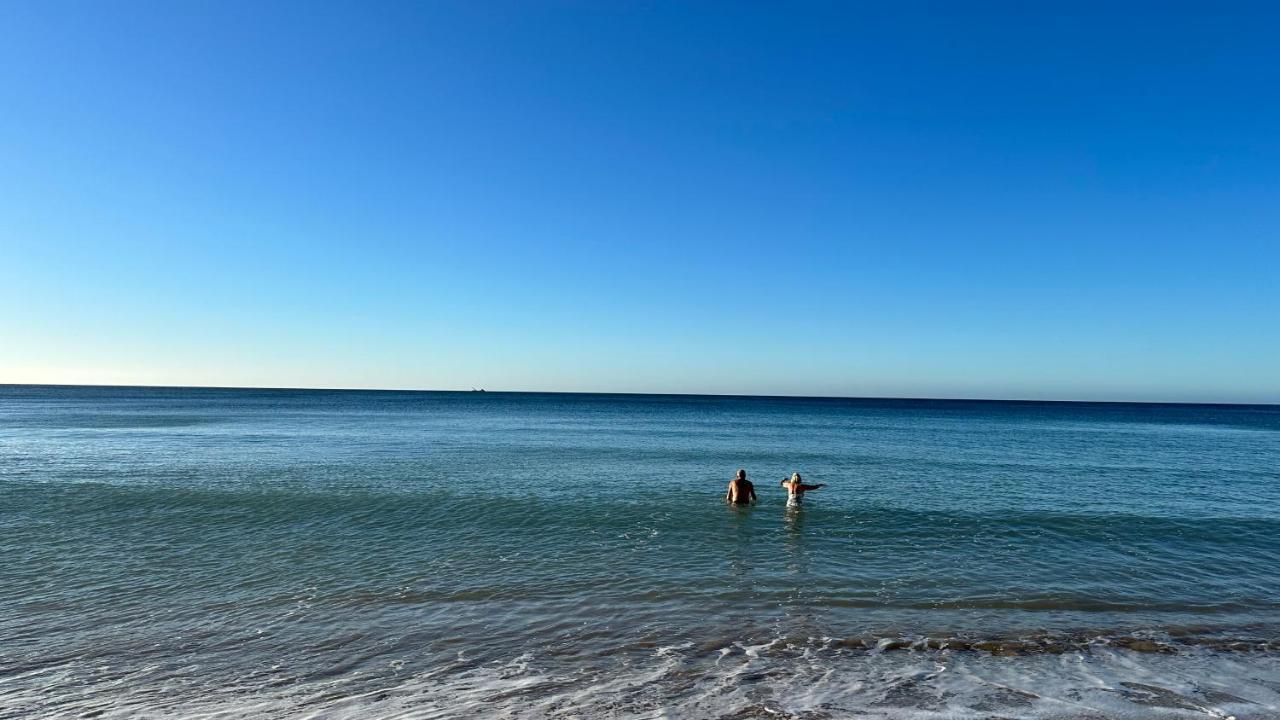 Amazing 2 Bedroom Apartment Near Beach With Pool Lagos Bagian luar foto